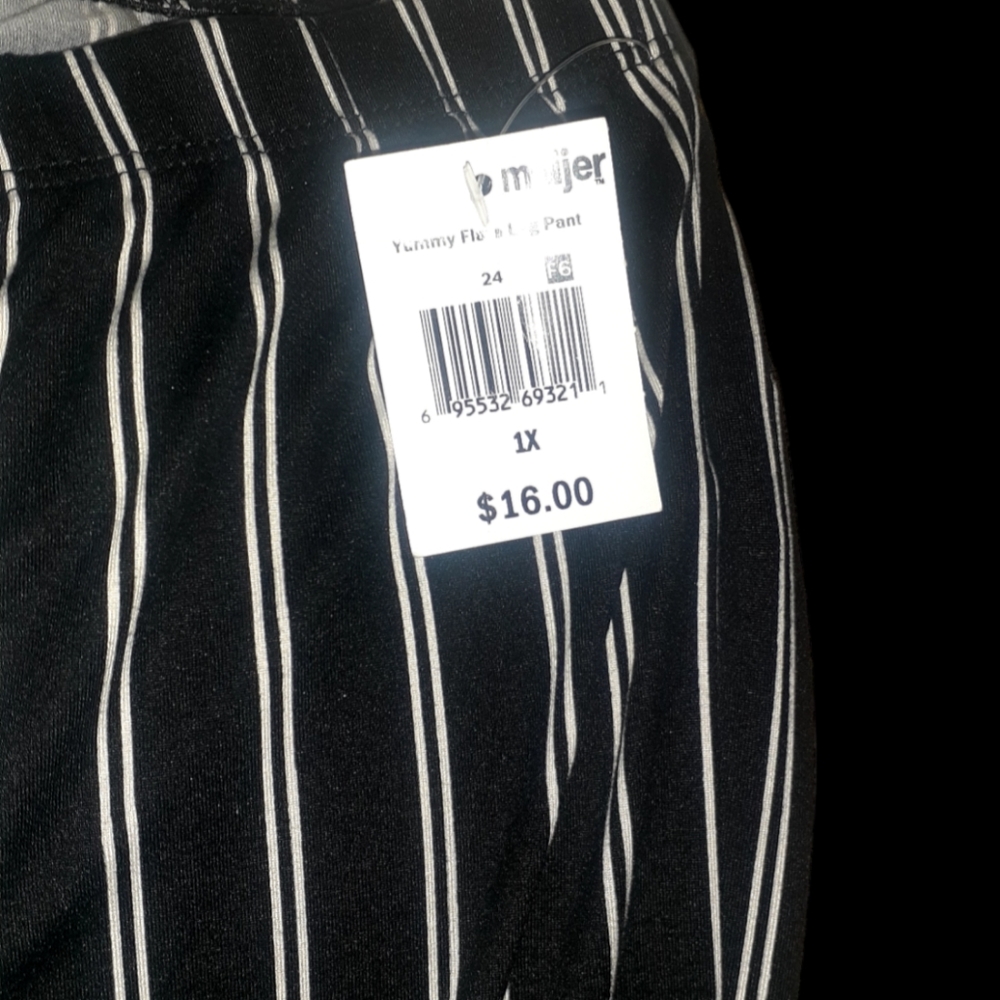 Womens Nwt Cotton pin stripe pants. Elastic waist. Stretchy - Picture 3 of 4